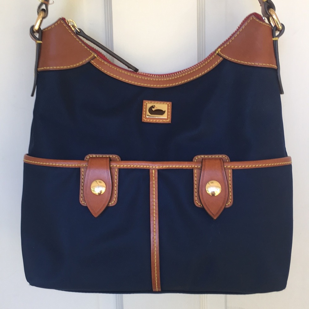 Dooney & Bourke hand bag